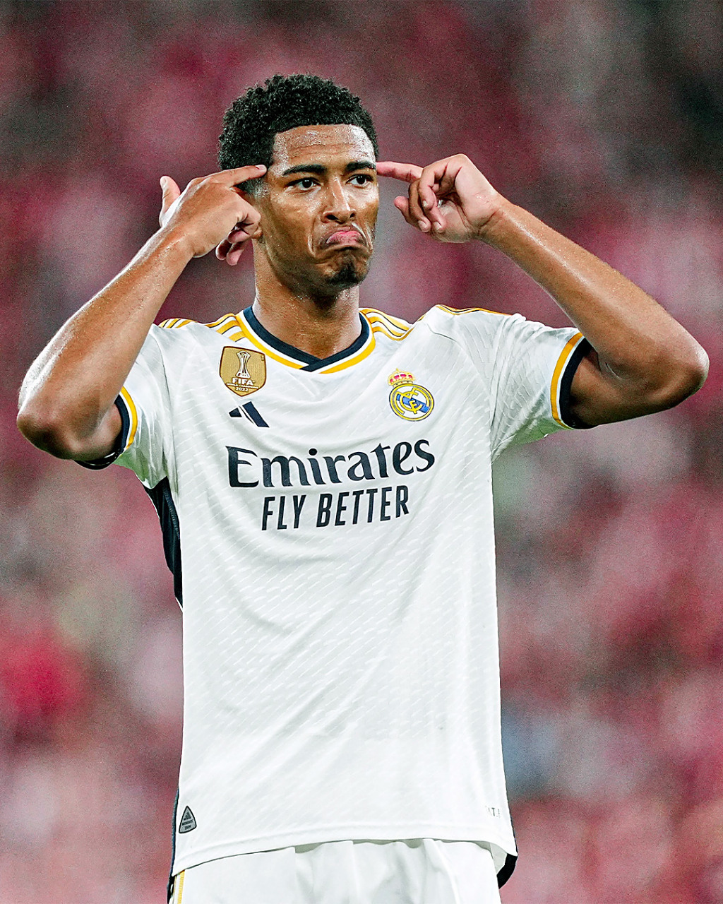 哈登率快船在常规赛中单挑魔术，连续4场得分超28分，但球队仍落后较大。