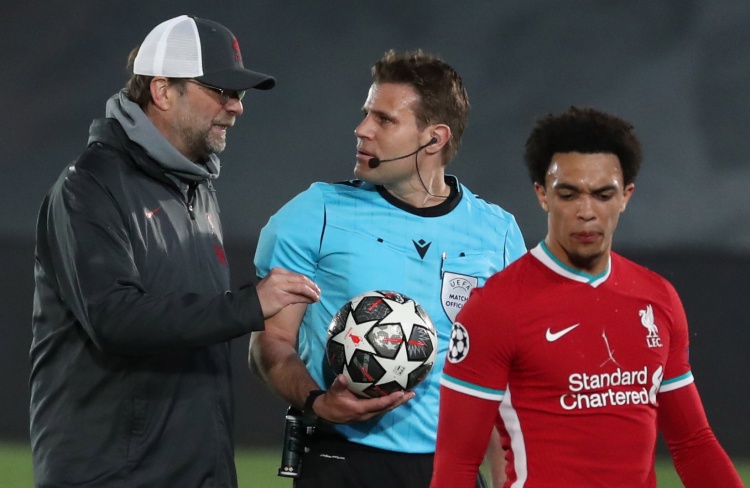 英媒：利物浦希望冬窗出售科纳特，并引进雷恩中卫雅奎特顶替（英媒称利物浦计划冬窗出售科纳特，引进雷恩中卫雅奎特顶替）