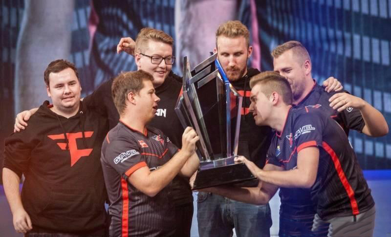 Bilibili Gaming 发布年度纪录片海报：第一集将讲述 Bilibili Gaming 队伍的故事和幕后花絮。