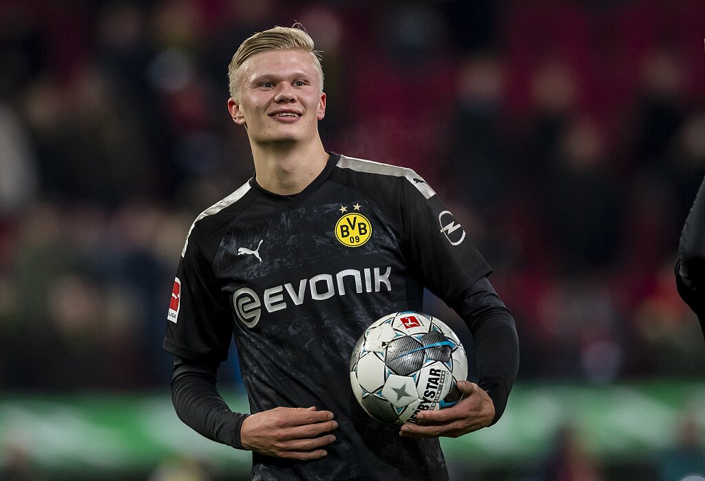 徐正源：成都首次踢亚冠当然会感到困难，我们会努力争取晋级