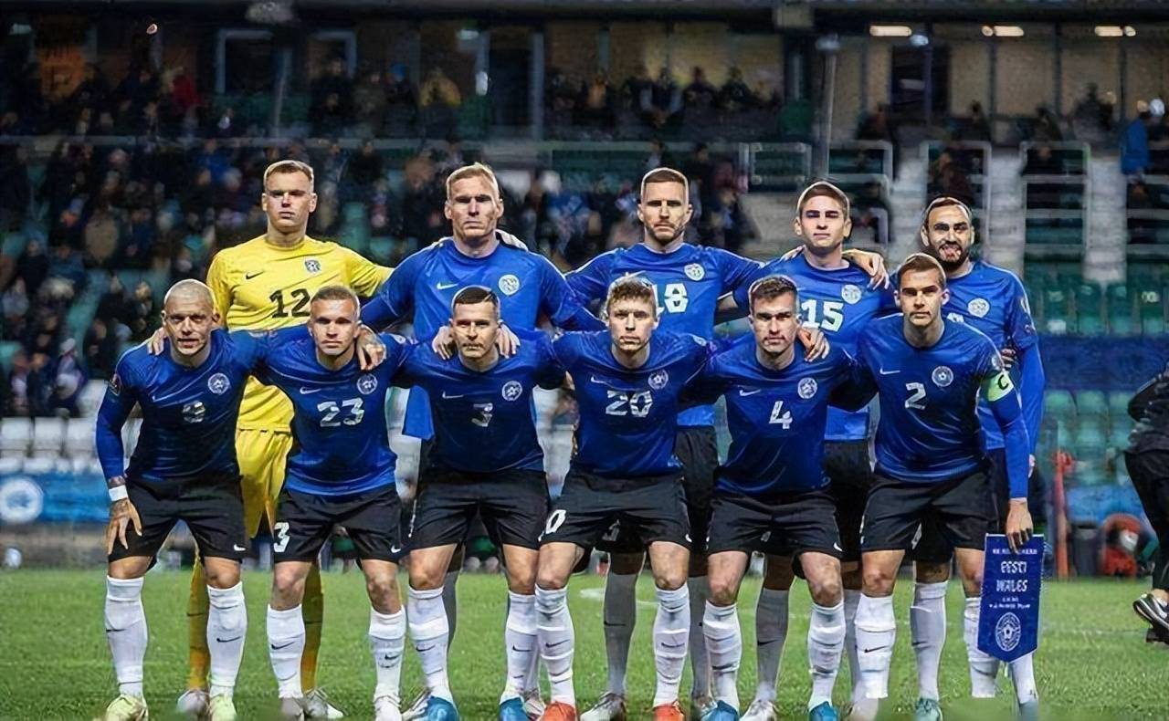 铁人伤了! 曼晚：B费可能因伤缺战一个月，带伤踢维拉加重伤势（铁人倒下！曼晚：B费恐因伤缺阵一个月，带伤对阵维拉致伤情恶化）