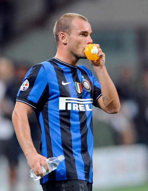 鲁本·阿莫林的曼联体系为何在边翼卫位置频频受阻？危机或将进一步加剧！