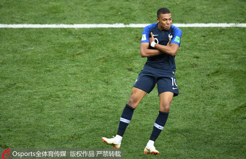 历史首次女裁判担任中超主裁，董方雨将执法西海岸vs亚泰（中超史上首位女主裁上任：董方雨将执法西海岸对亚泰）