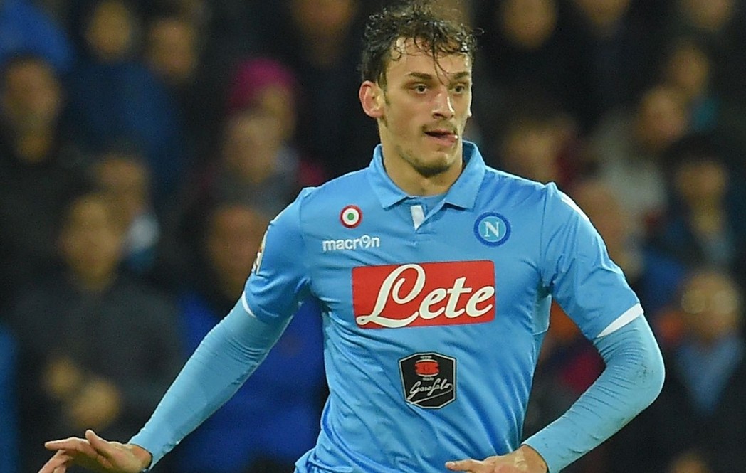 记者：曼联希望姆伯莫12月21日踢完维拉后再去参加非洲杯